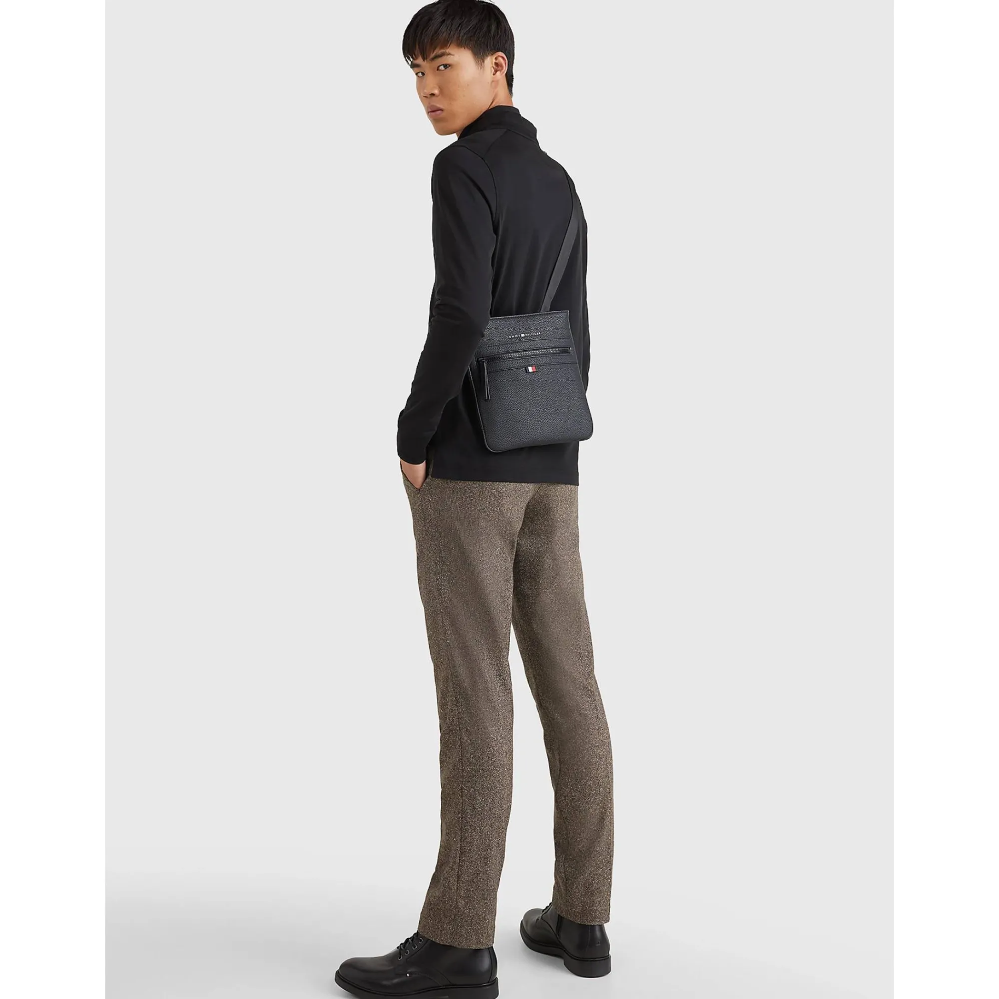 Tommy Hilfiger Sacoches Homme*Sac porte travers vertical Essential Noir