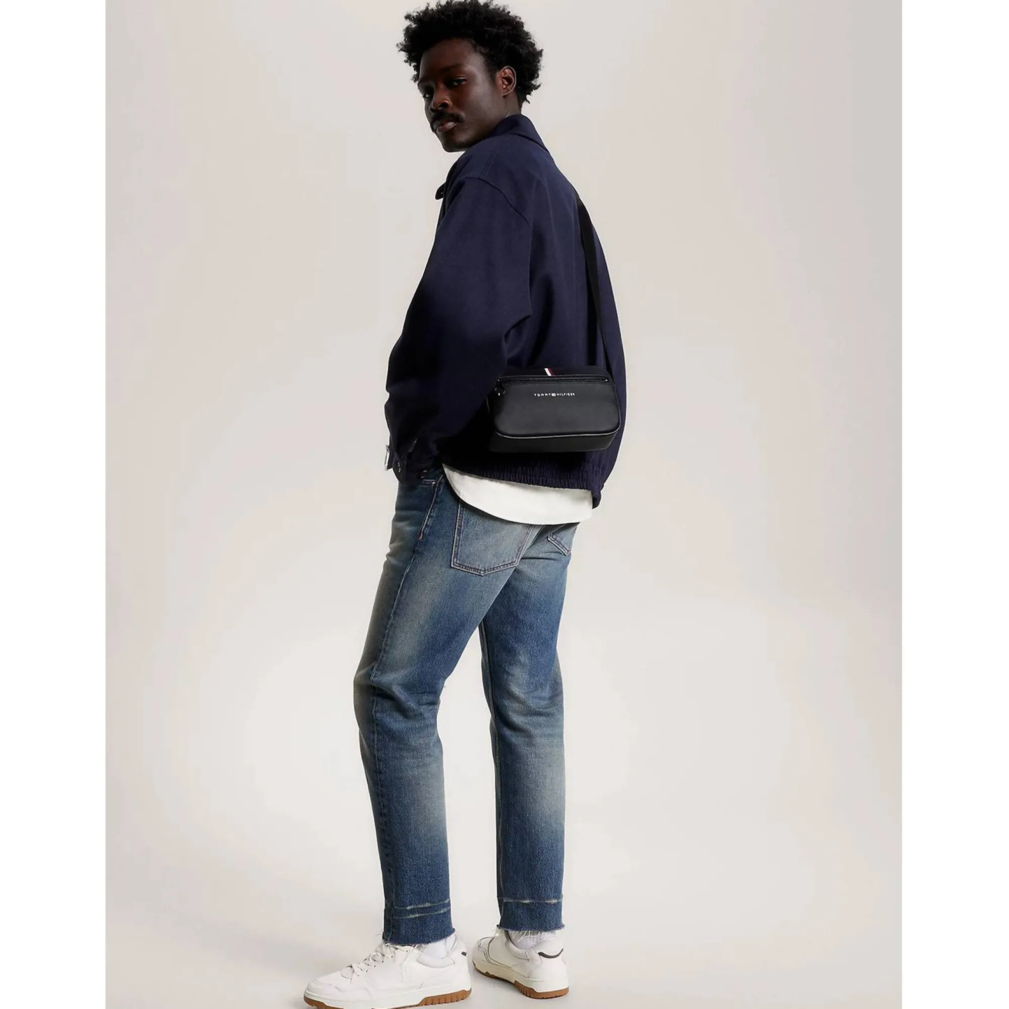 Tommy Hilfiger Sacoches Homme*Sac reporter Essential effet pique Noir