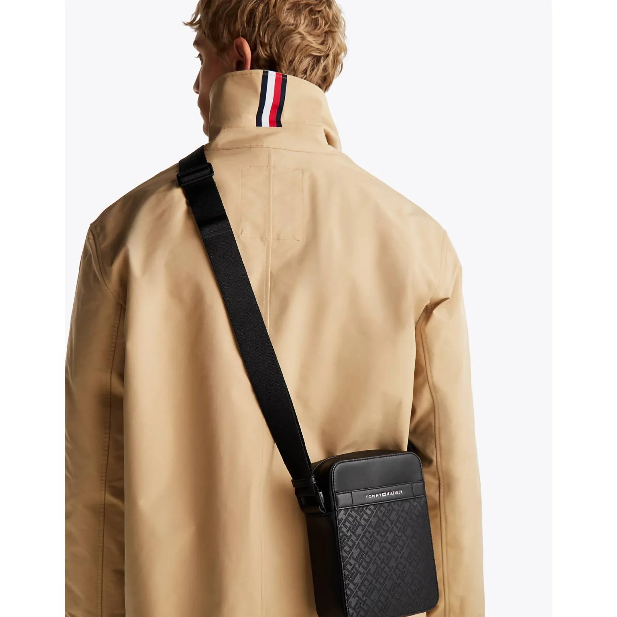 Tommy Hilfiger Sacs Besace*Sacoche bandouliere TH Monogram Noir